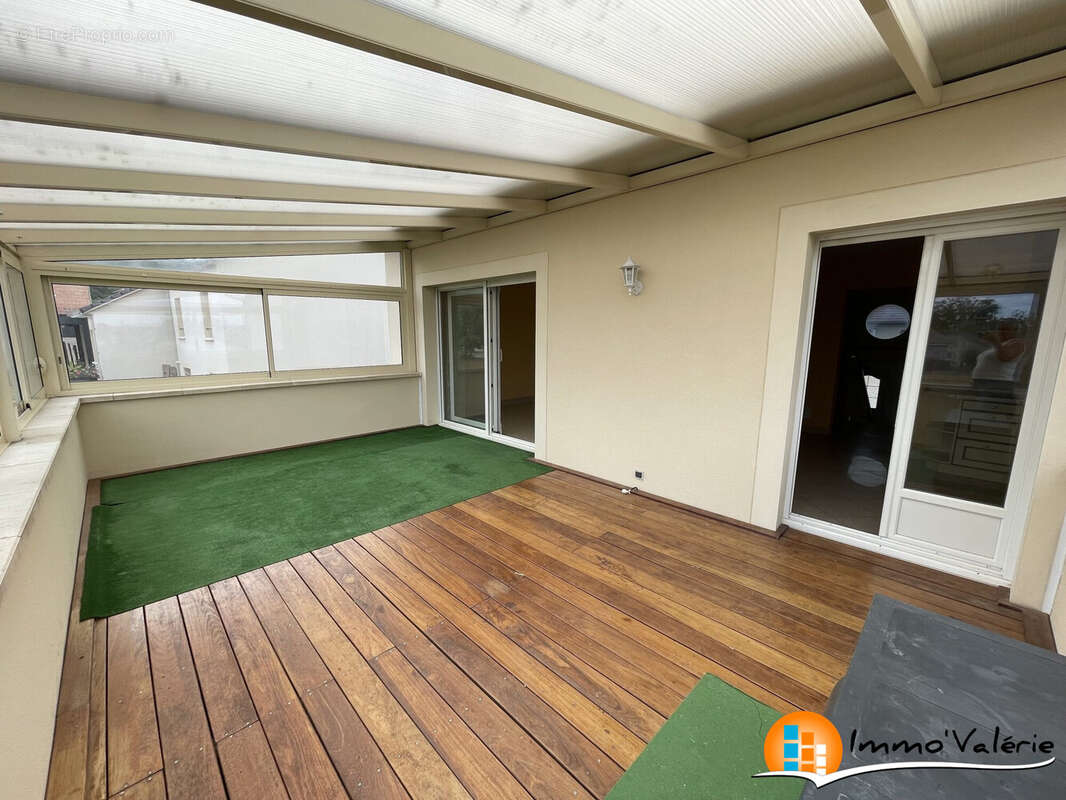 Maison 113 m² à Charmes  - photo 3