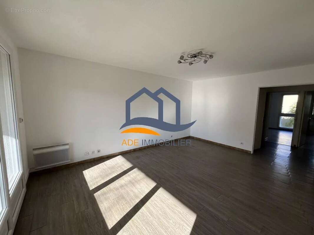 Appartement à EGUILLES