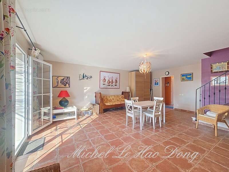 Charmante marina avec 03 chambres en duplex à vendre à Aigues-Mortes (30220) - photo 4