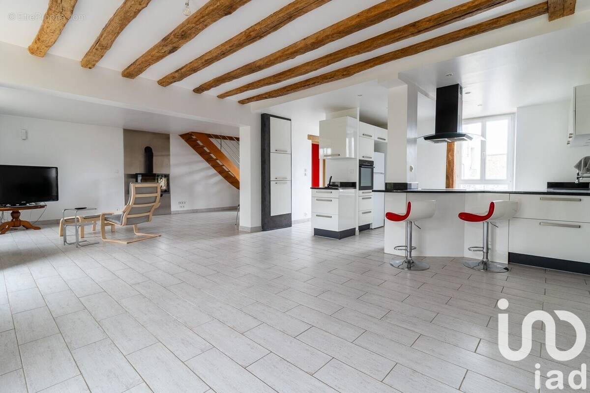 Photo 1 - Maison à LA CELLE-SUR-MORIN