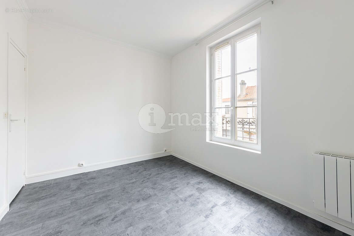 Appartement à LA GARENNE-COLOMBES