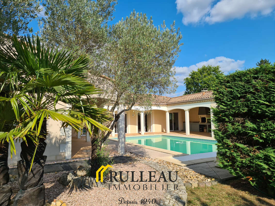 Maison à AMBARES-ET-LAGRAVE