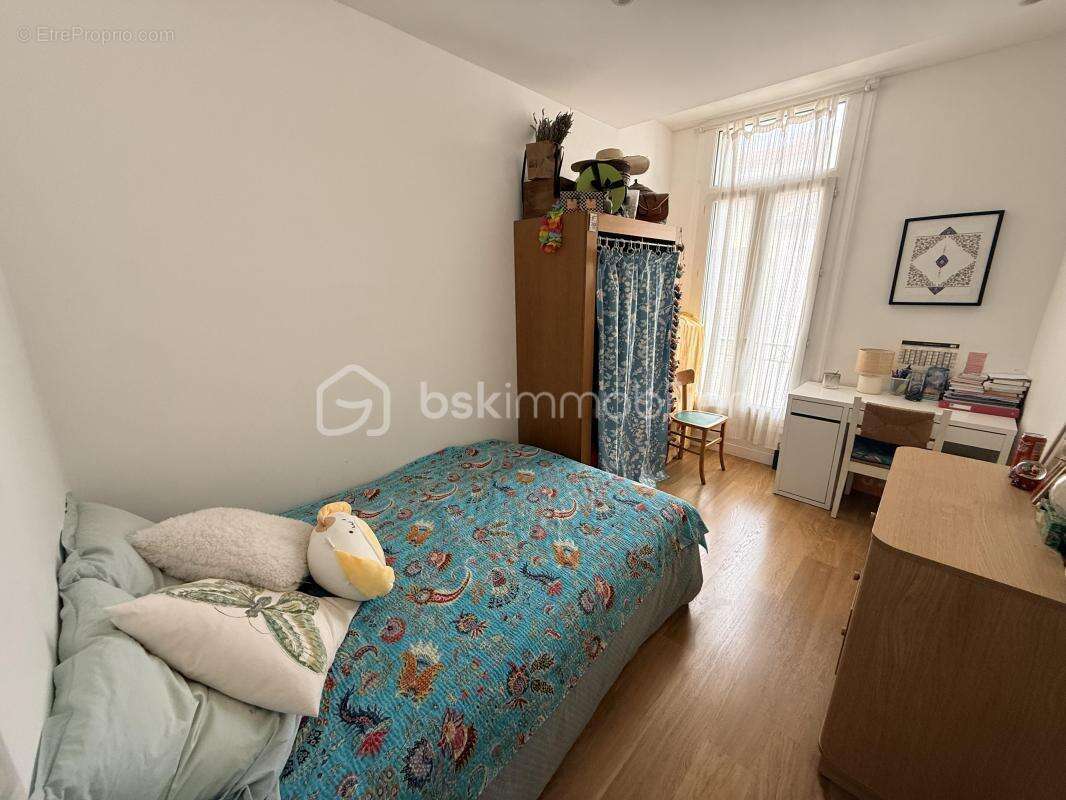 Centre-ville de Sète – Appartement de 128 m² avec terrasse, studio indépendant et fort potentiel - photo 4