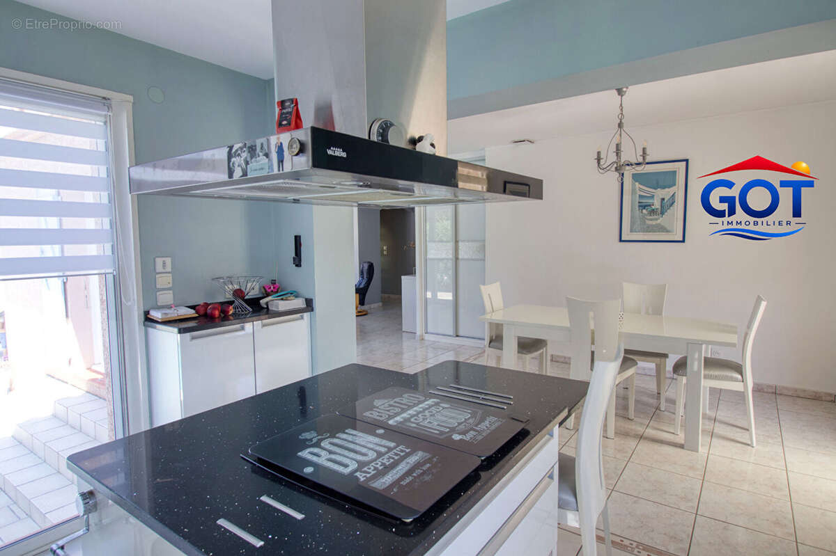 CLAIRA - Villa 4 faces de 122 m² utiles avec piscine, garage et extérieur parfaitement aménagé - photo 7