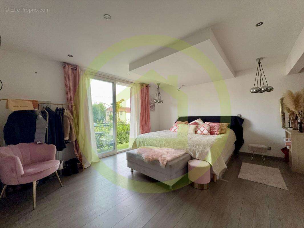 Maison à ENGHIEN-LES-BAINS