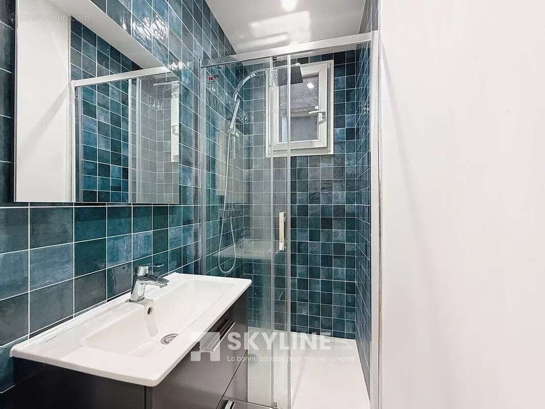 Appartement à MARSEILLE-4E