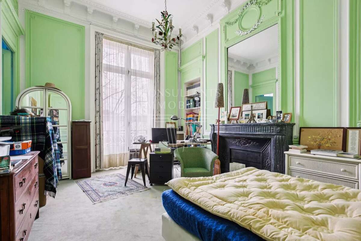 Appartement à PARIS-17E