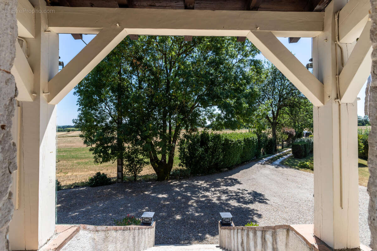 Maison à MONTAIGU-DE-QUERCY