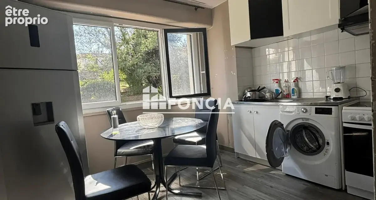 Grand f1 de 41 m2 viry chatillon residence verdoyante avec cave et parking - photo 16