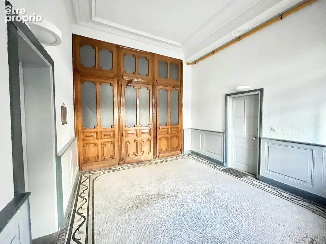 7 pièces de 183 M2 - Centre-ville - 5 chambres - Cuisine équipée - Parking - photo 21
