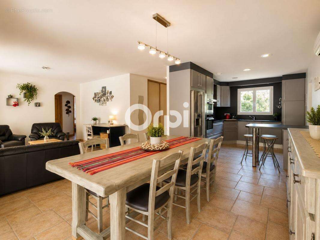 Brouzet-lès-Alès – Villa de Plain-Pied de 120 m²  Terrain de 1 500 m² - photo 6
