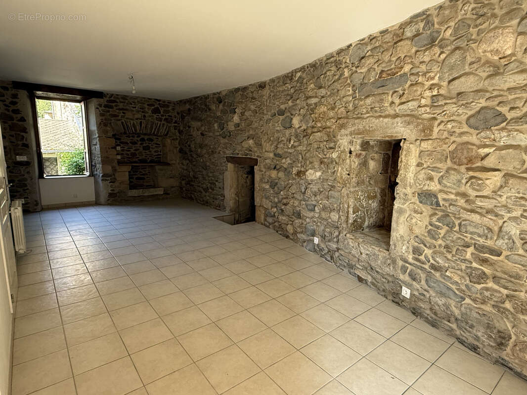 Maison à SAINT-GENIEZ-D&#039;OLT