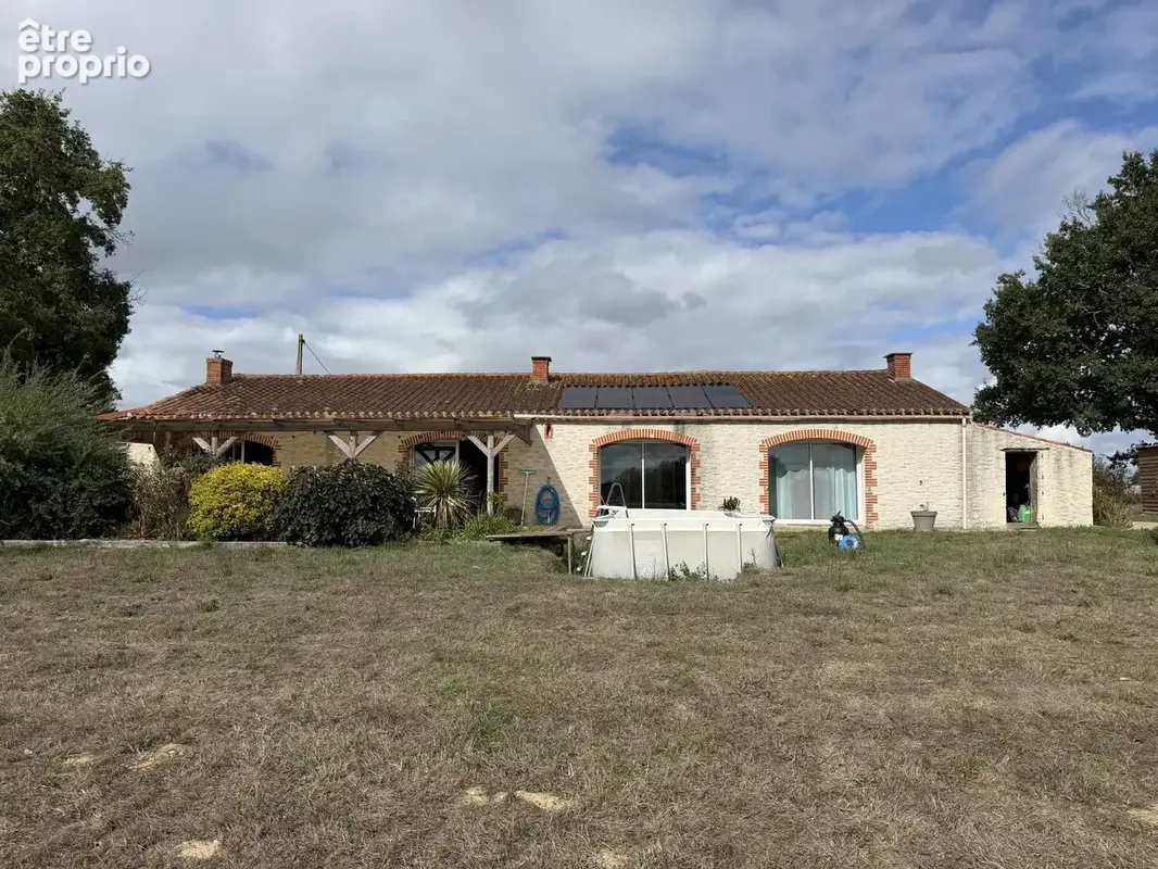 Entre AIZENAY et CHALLANS, longère rénovée,4 chambres sur 16 000 m2 de terrain - photo 17