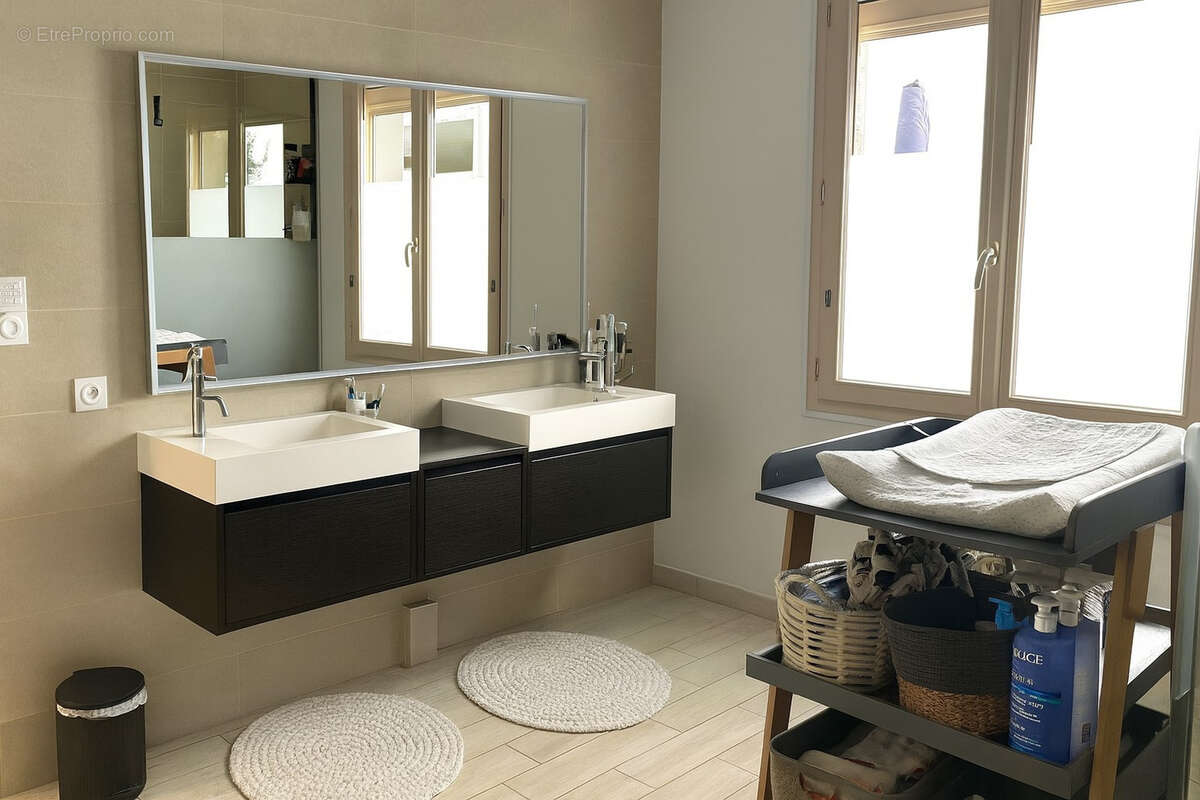 Maison à LES HERBIERS