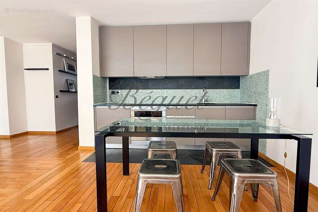 Appartement à PARIS-15E