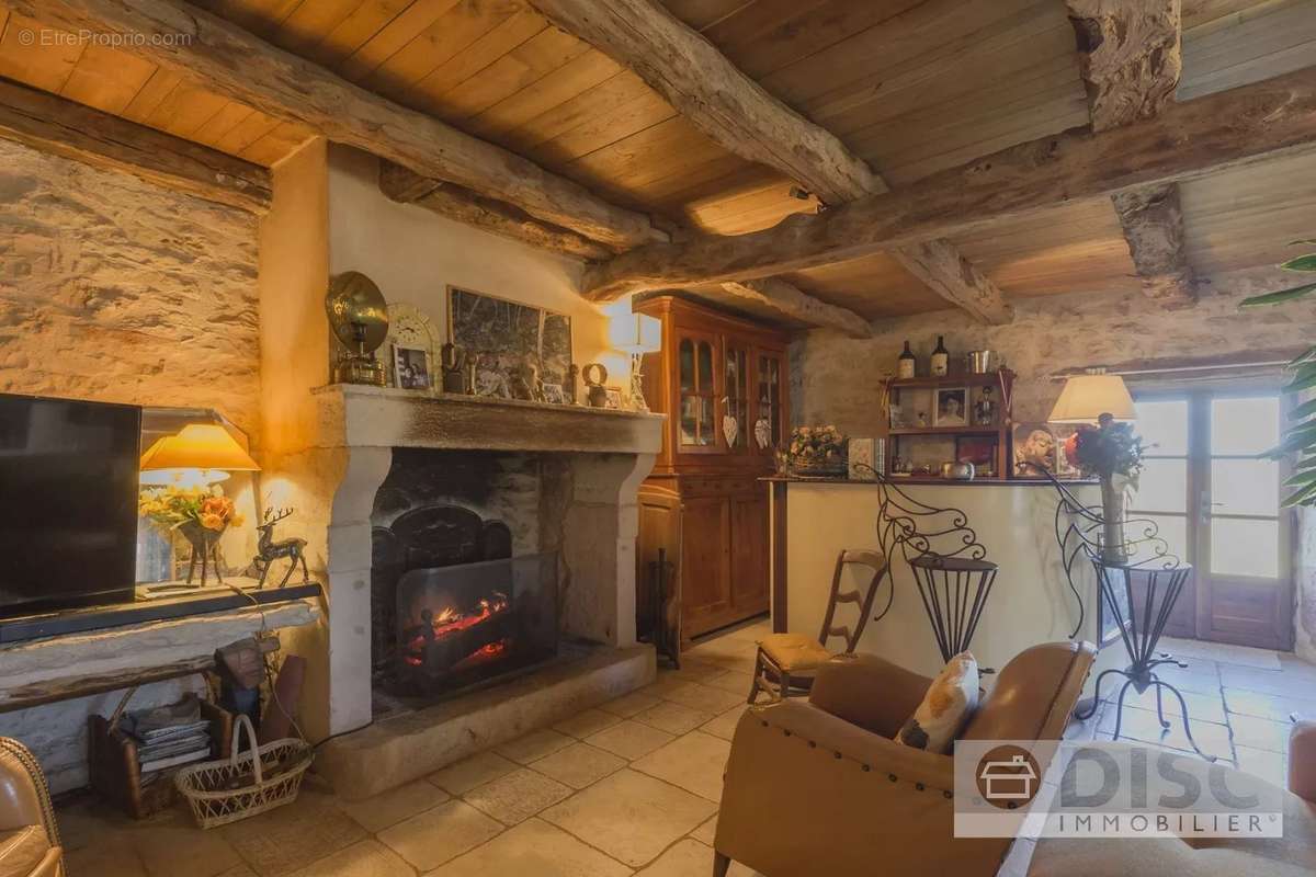 Maison à SAINT-MICHEL-DE-VAX