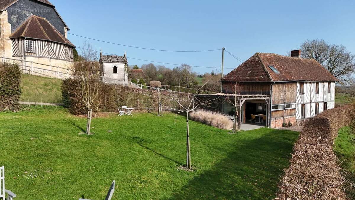 Maison à SAINT-PIERRE-SUR-DIVES