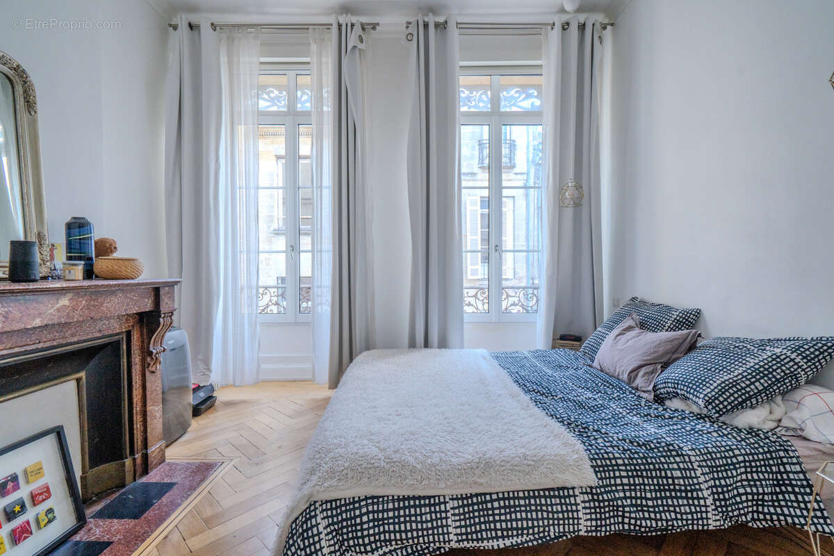 Appartement à BORDEAUX
