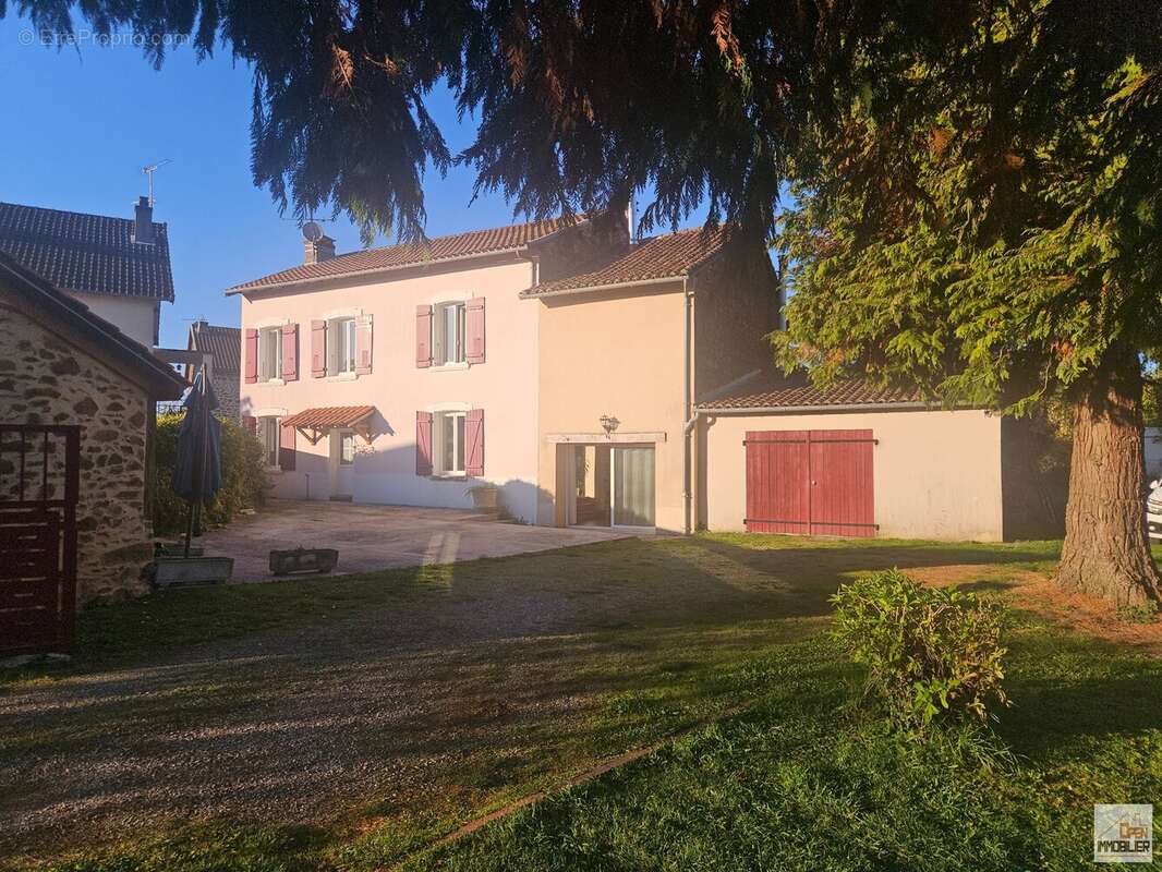 Maison à BUJALEUF