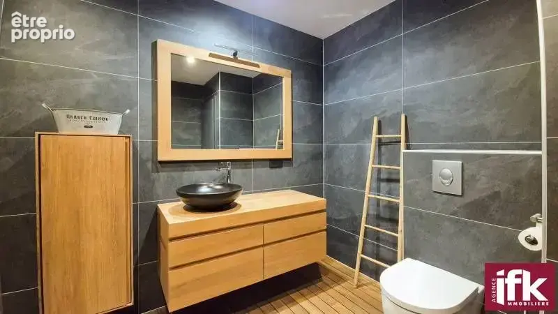 Maison plain-pied de 205 m² sur 13,52 ares avec piscine et double garage – DPE B - photo 14