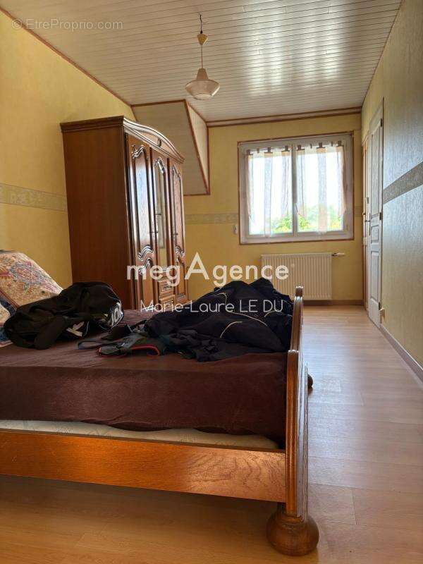 Maison rénovée avec garage et une dépendance en plus - photo 11