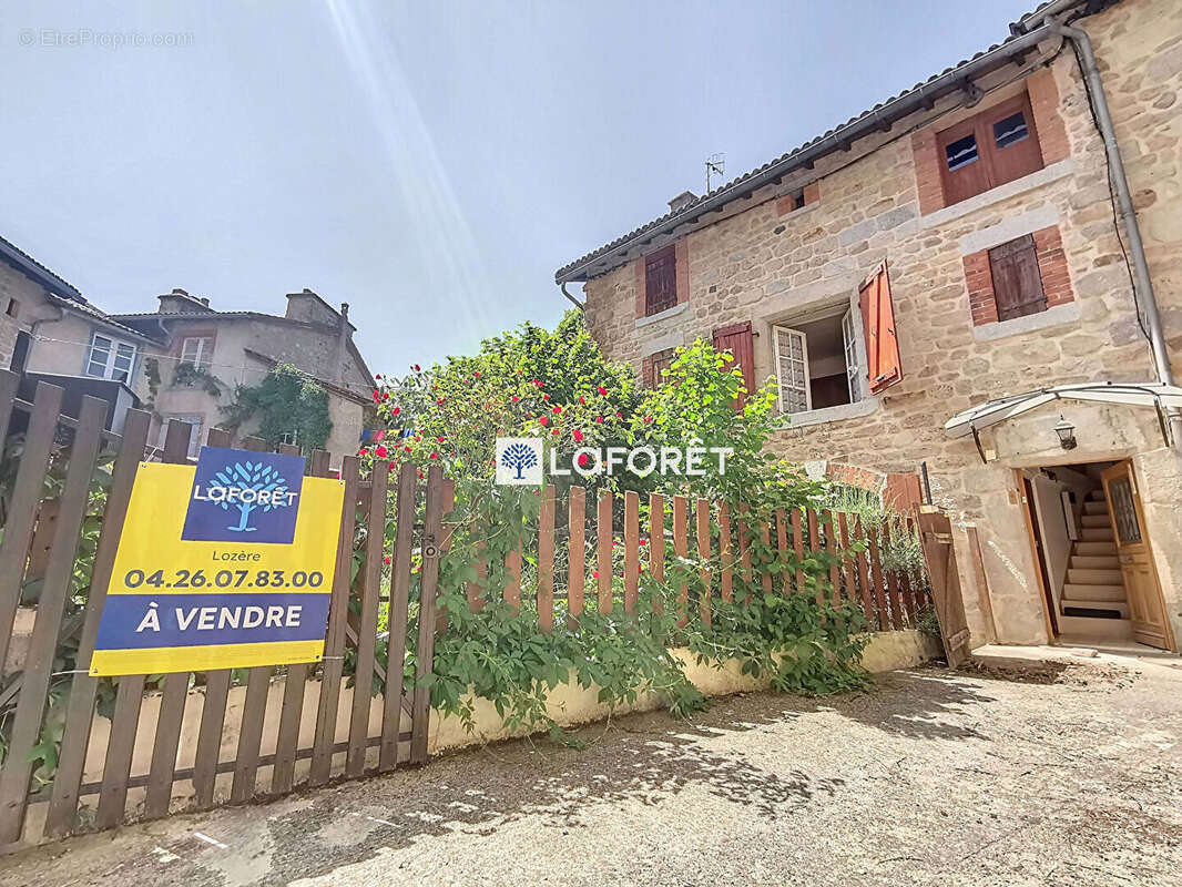 Maison à LE MALZIEU-VILLE