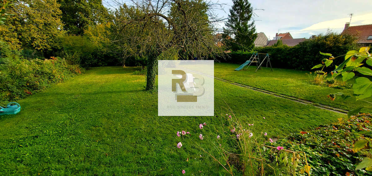 Terrain de loisirs de 1300m2 avec 3 garages - photo 2