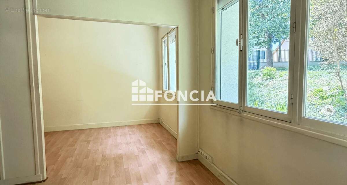 Appartement à SAINT-MAUR-DES-FOSSES