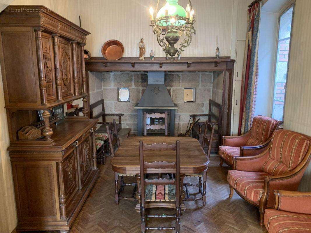 Maison à RILHAC-XAINTRIE