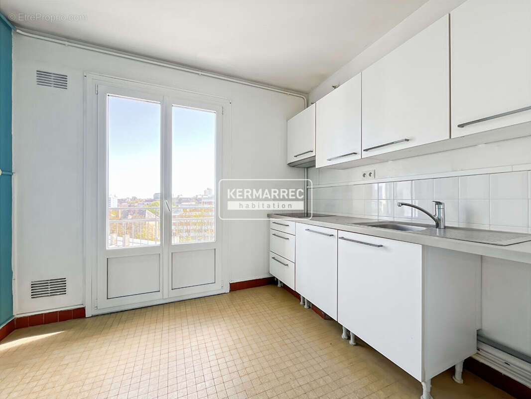 Appartement t3 - 2 chambres - balcon - ascenseur - parking - expose ouest - photo 4