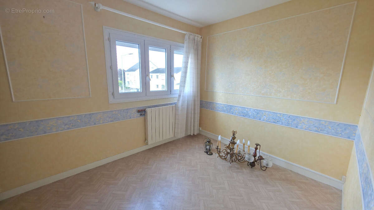 Maison à DONGES