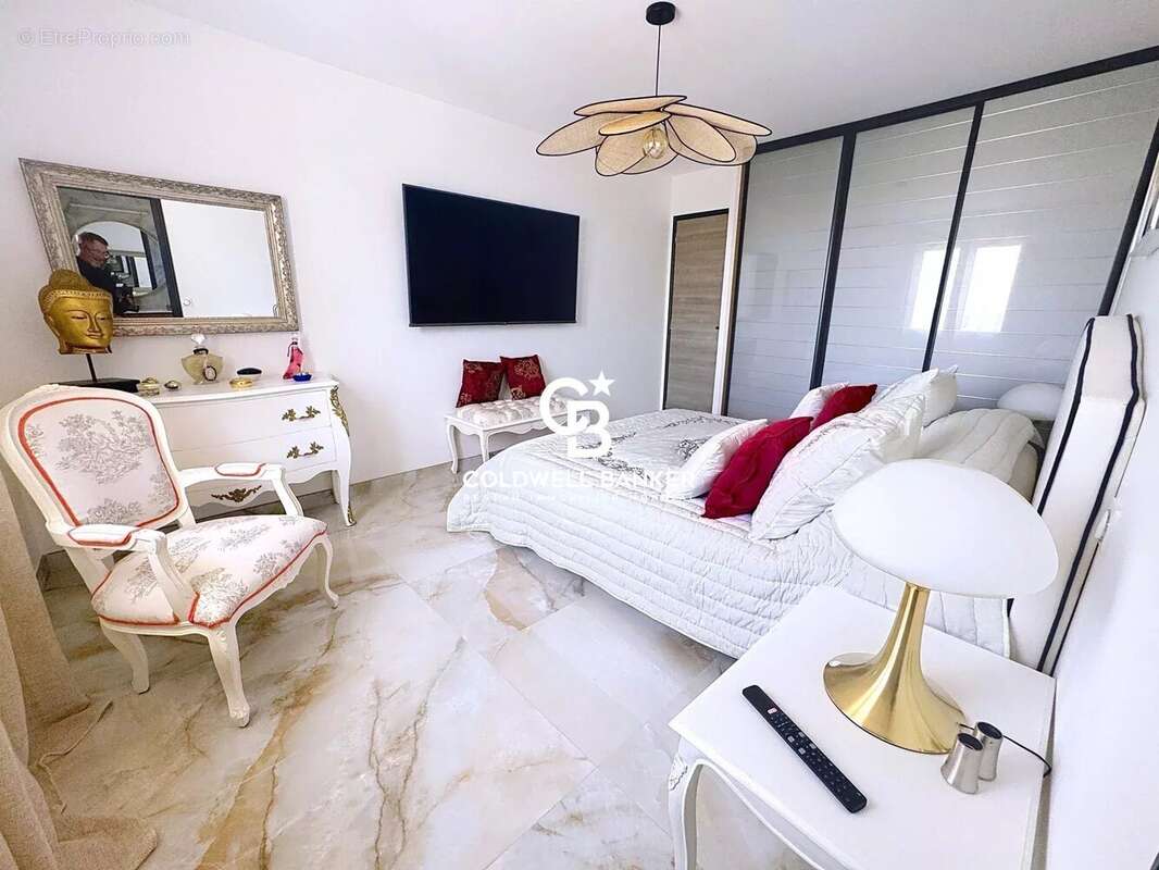 Hauteurs PUGET-SUR-ARGENS – Var est balnéaire Villa de prestige de 245 m² entourée d’un terrain paysager de 5 137 m² - photo 27