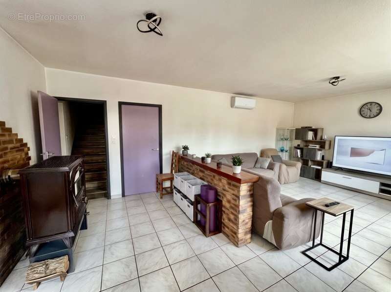 Maison de bourg de 7 pièces principales - photo 2