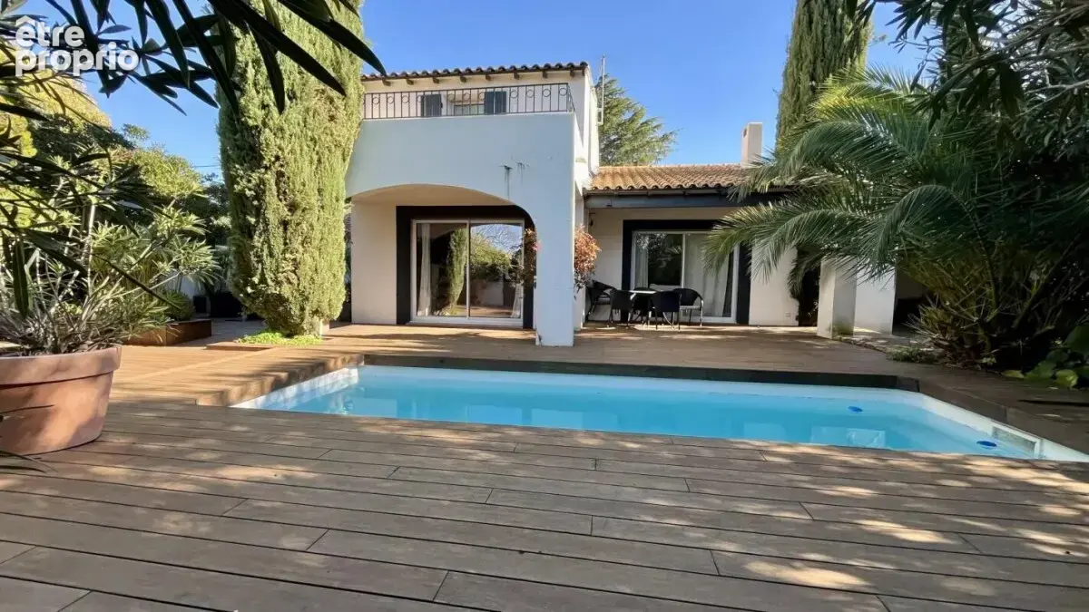 Maison à LES ANGLES