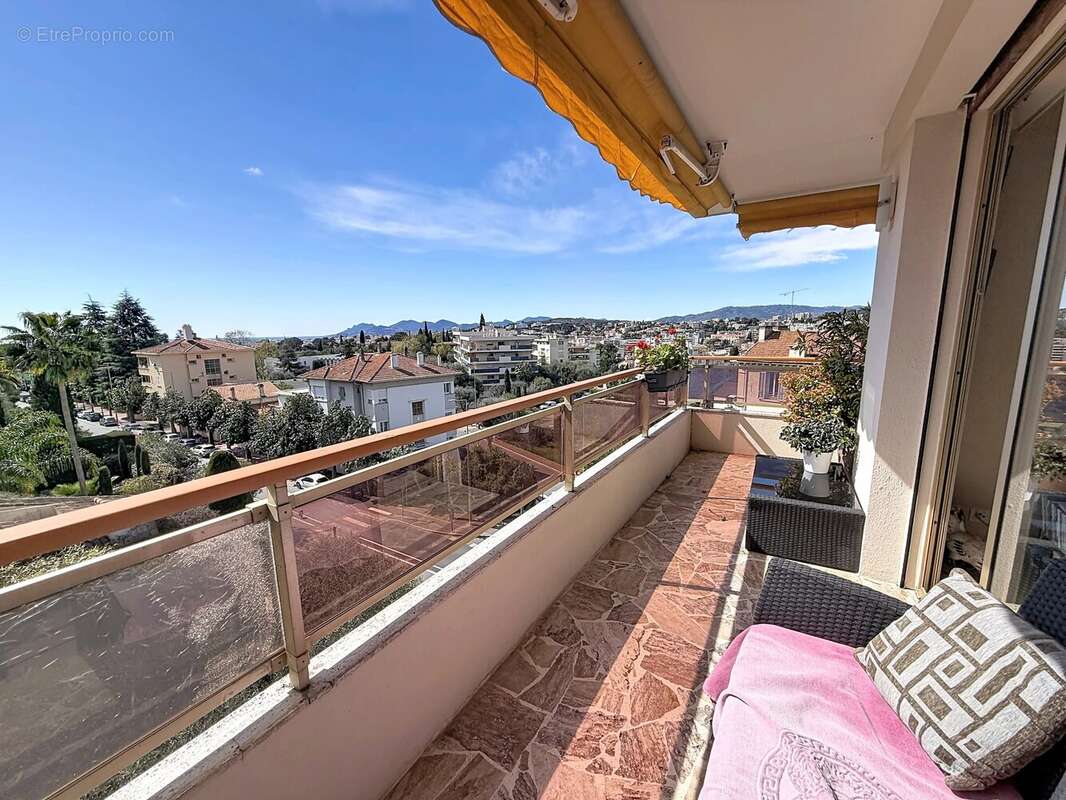 Appartement à LE CANNET