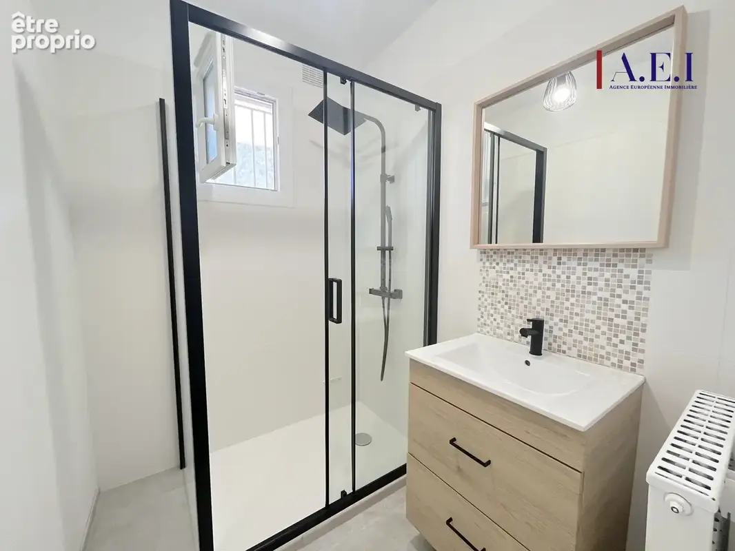 La Seyne sur mer - Appartement T1 avec terrasse, parking & cave - photo 6
