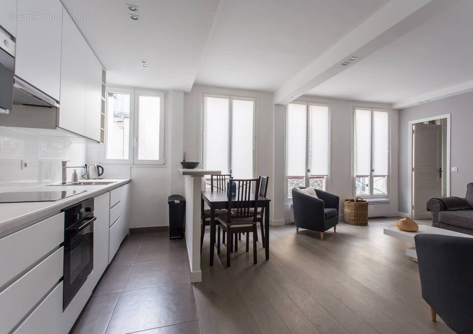 Appartement à PARIS-17E
