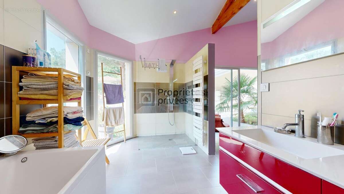 Maison d'architecte avec piscine & grand garage - photo 16