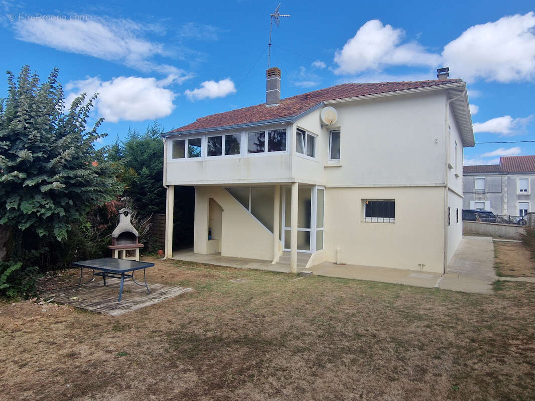 Maison à vendre 5 pièces LUSSANT (17) - photo 13