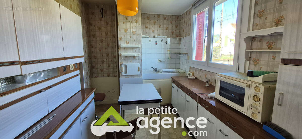 Maison à PREMILHAT