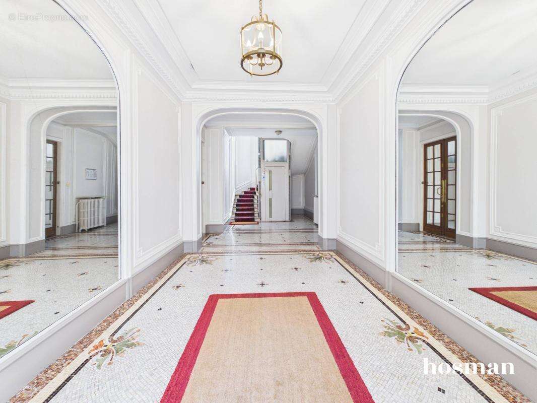 Appartement à PARIS-17E