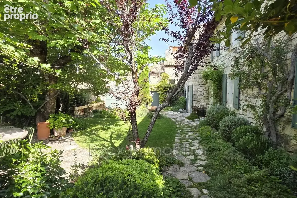 Maison 6 pièces 170 m² à vendre à Murs (84220) - photo 2