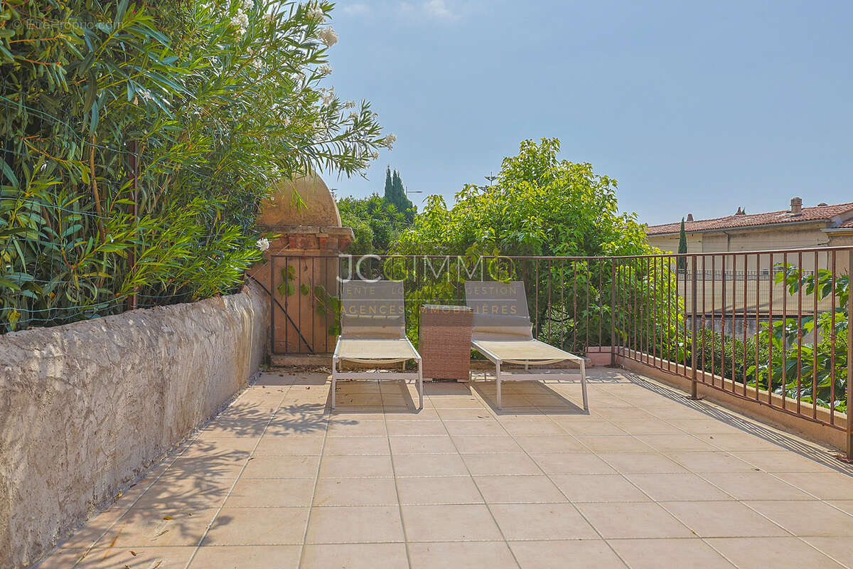 Maison d'exception   t4 de 98 m2   rooftop   vue mer   garage - photo 3