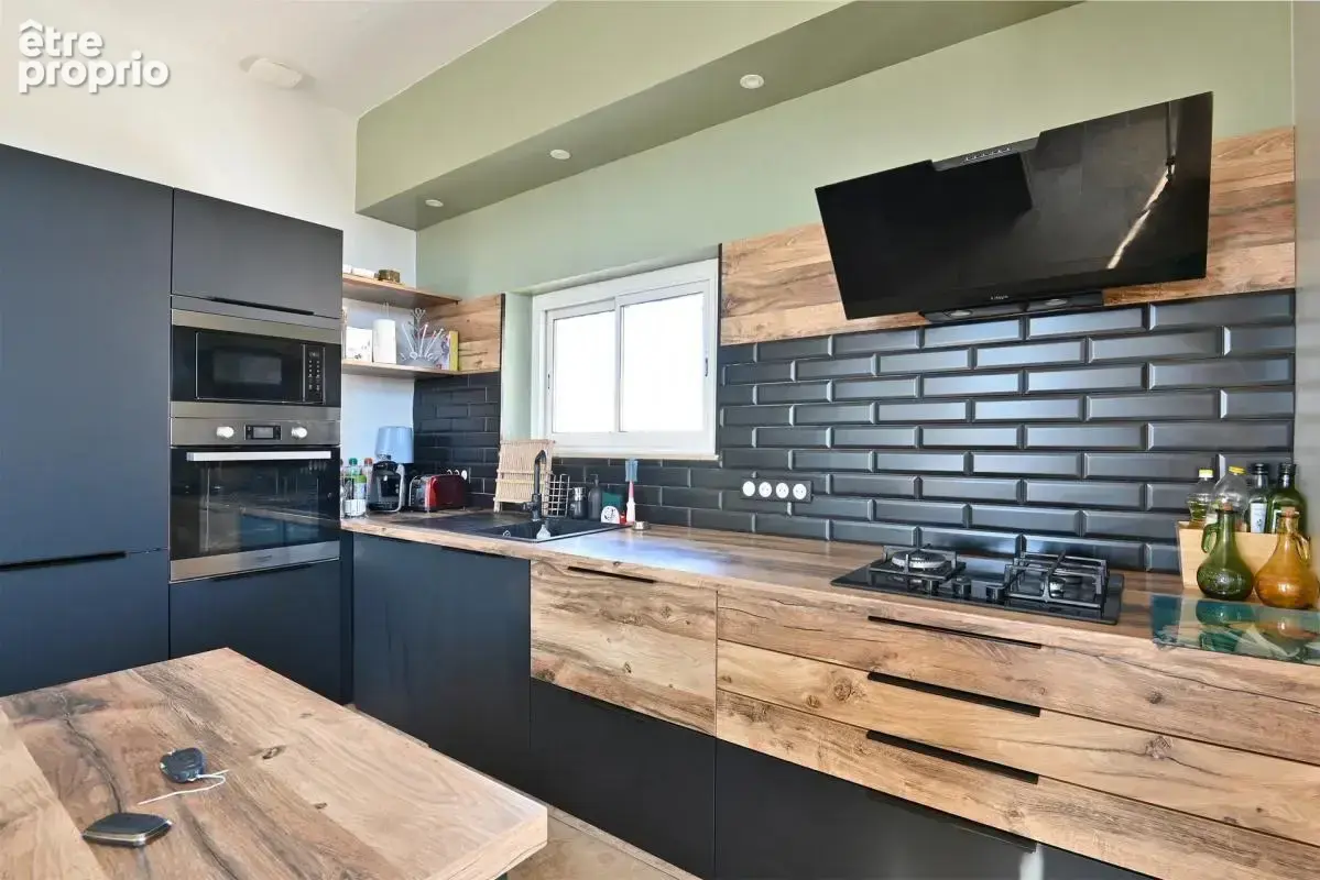 Appartement de 4 pièces de 97 m² à Nîmes - photo 4