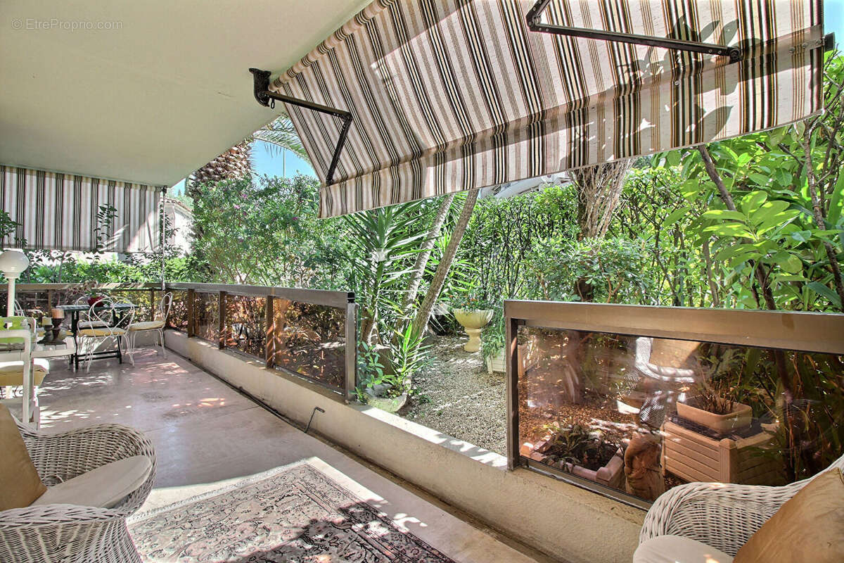 Appartement à LE CANNET