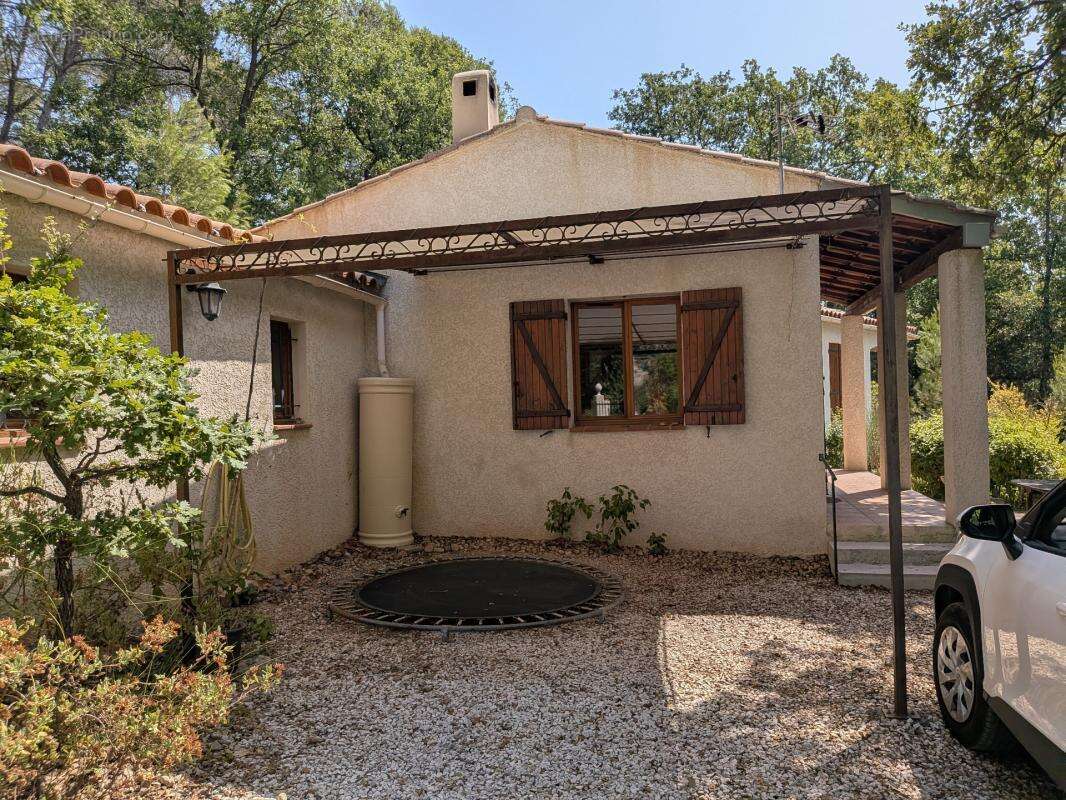 Maison de 90m2 sur jardin de 2020m2 à BESSE SUR ISSOLE (83) - photo 18