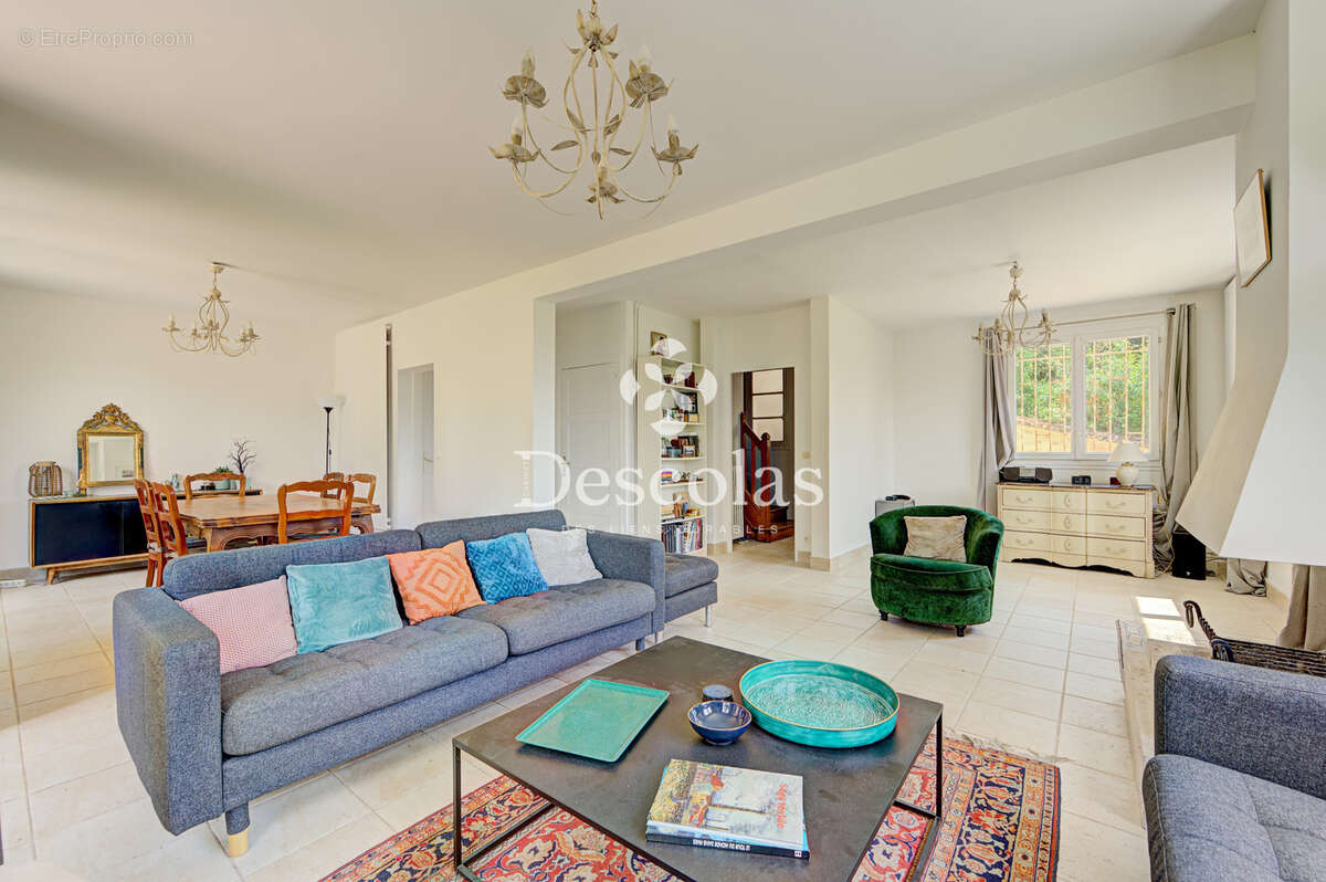 SAINT-GERMAIN-EN-LAYE Quartier Victor Hugo - Maison familiale 9 pièces 202 m2 - photo 5