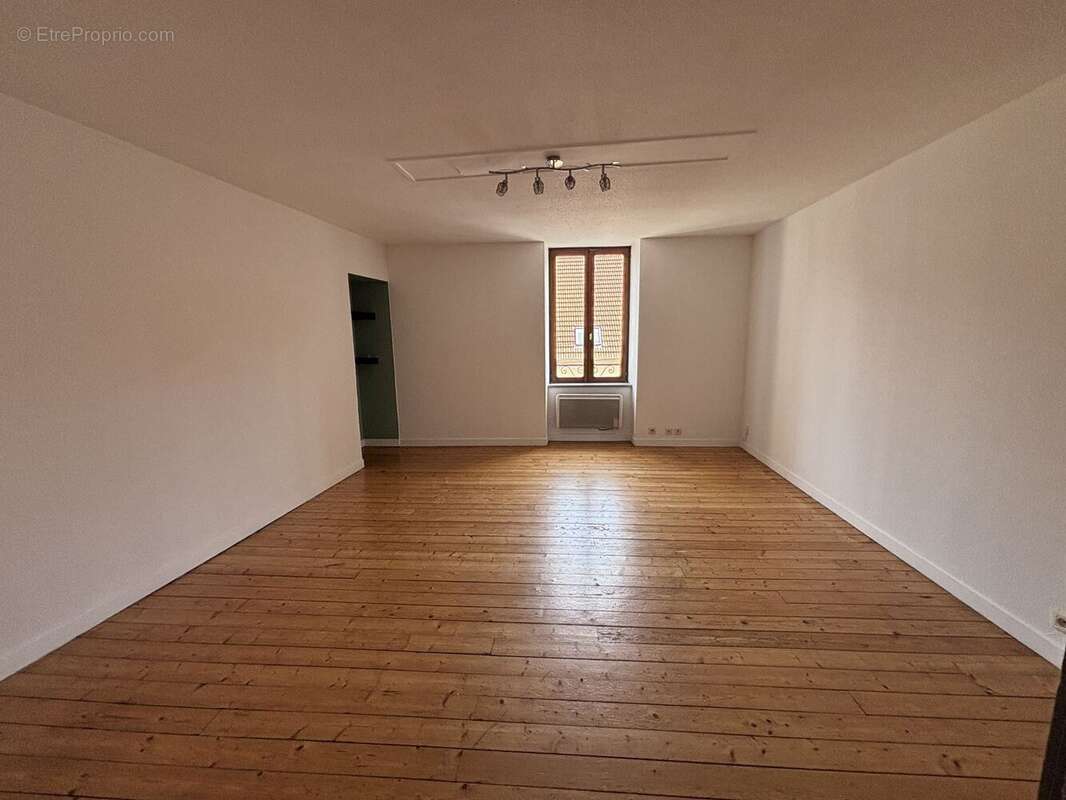 Appartement à PORT-SUR-SAONE
