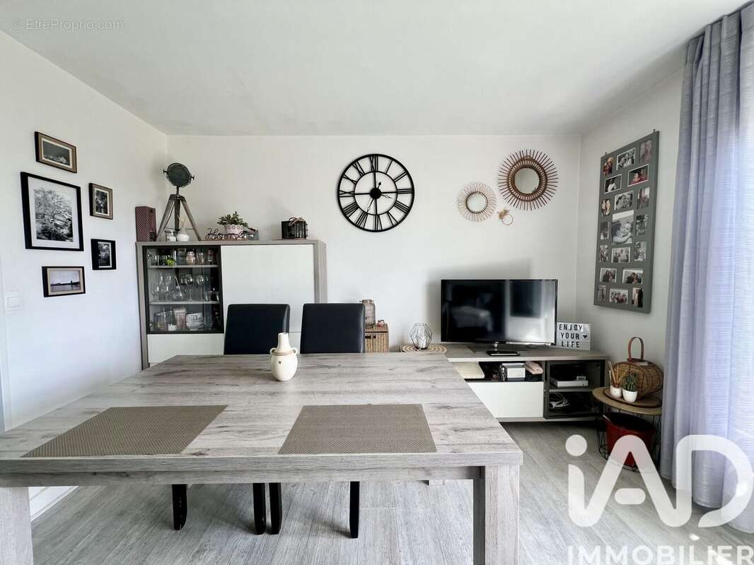 Photo 2 - Appartement à LES PAVILLONS-SOUS-BOIS