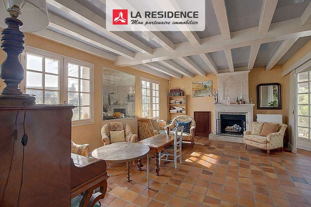 Maison 266 m² à Orgeval  - photo 3